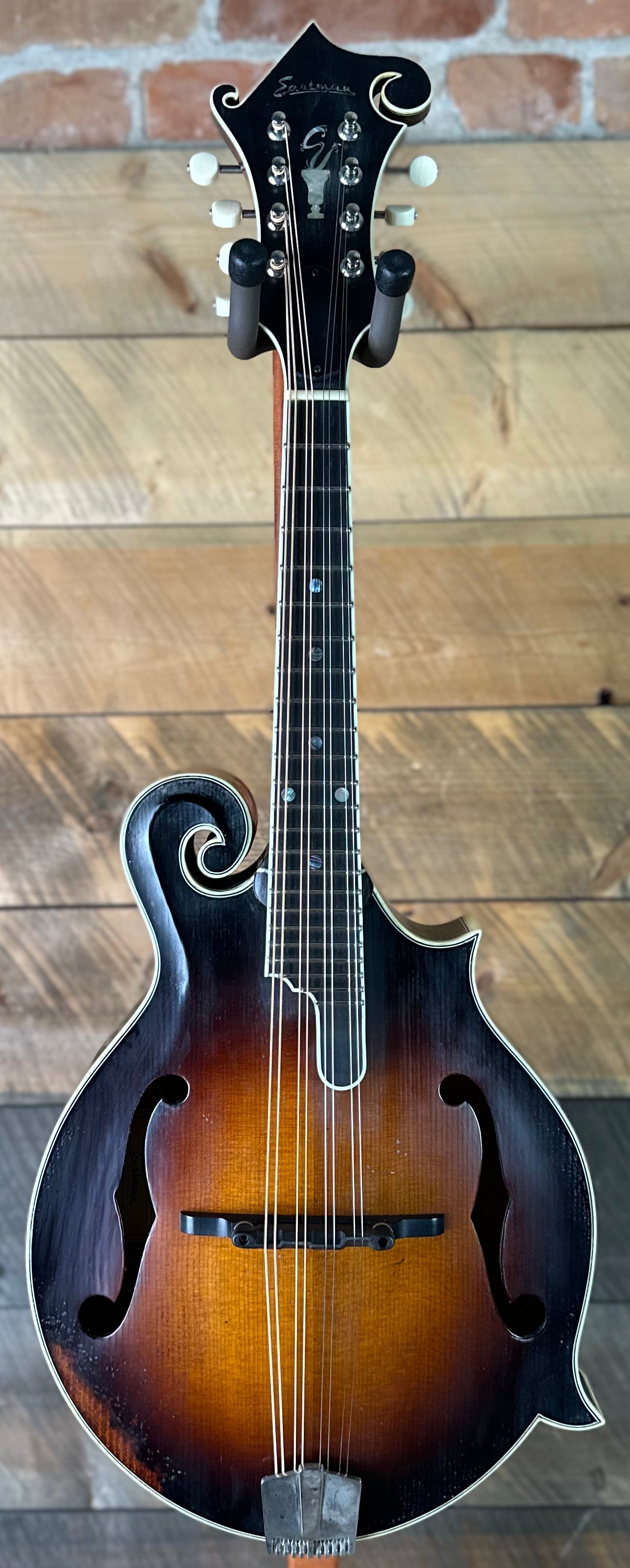 Eastman MD815/V Varnish Finish F-Style Mandolin - Antique Sunburst N2600632