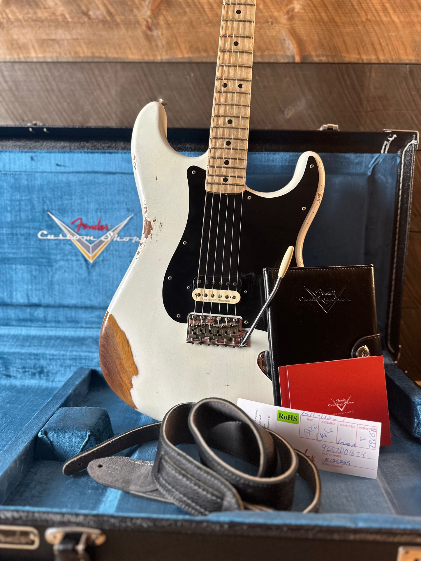 Used Fender Custom Shop 1969 Stratocaster Heavy Relic Single Pickup - Faded Frost White