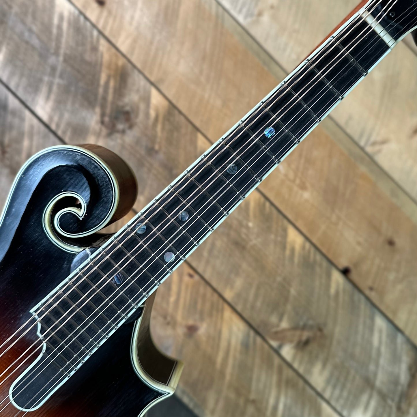Eastman MD815/V Varnish Finish F-Style Mandolin - Antique Sunburst N2600632