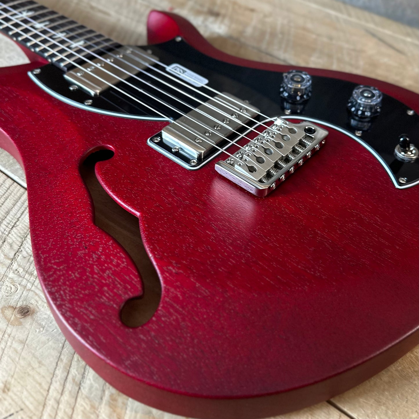 PRS S2 Vela Semi-Hollow HHT Quimper Edition – Vintage Cherry Satin Nitro USA Electric Guitar S2088910
