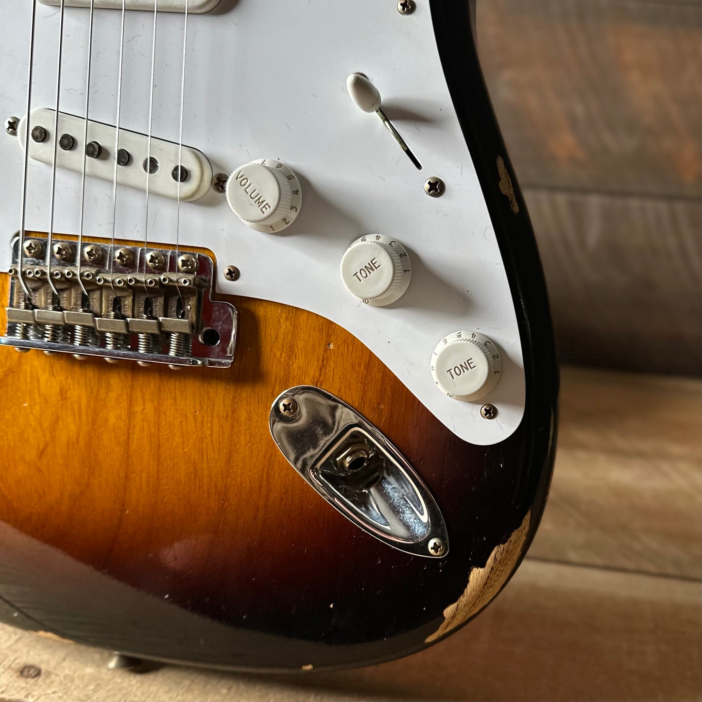 Used Fender Custom Shop Limited Edition 70th Anniversary 54' Stratocaster Wildwood Spec - 2 Color Sunburst Relic