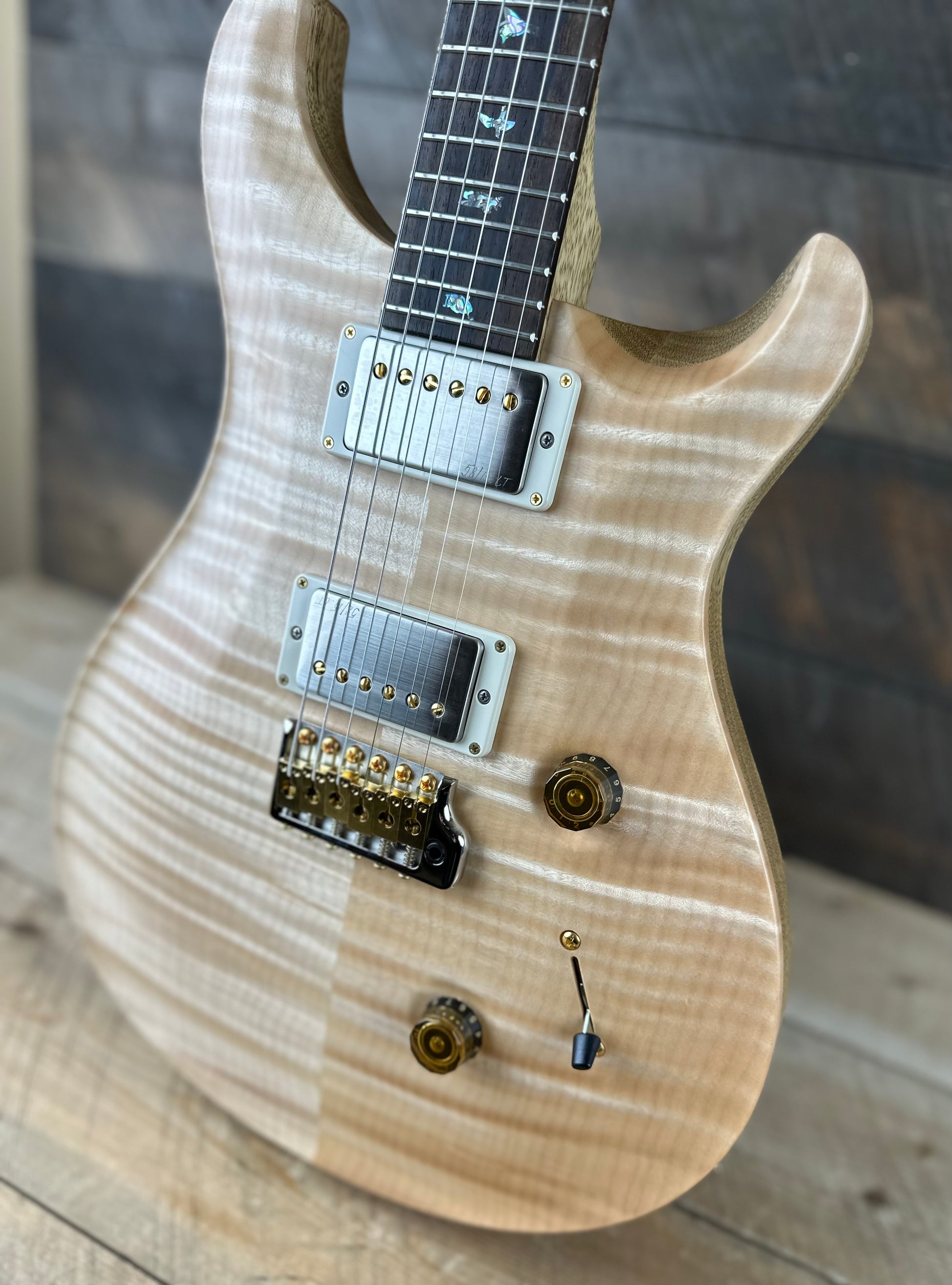 PRS Wood Library Custom 24 Flame Maple 10 Top, Korina Neck PRS Wood Library Custom 24 Flame Maple 10 Top, Korina Neck