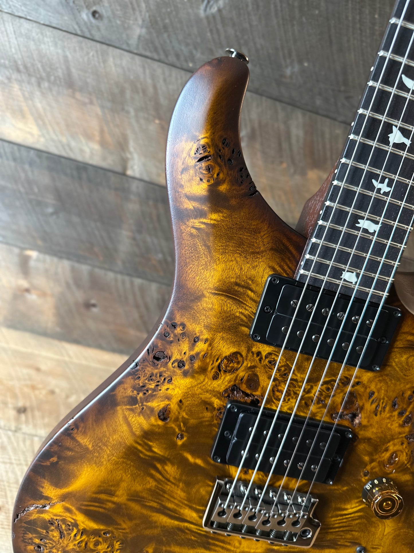 PRS Limited Wood Library Select S2 Custom 24 Poplar Burl Top - Black Gold Burst S2089084