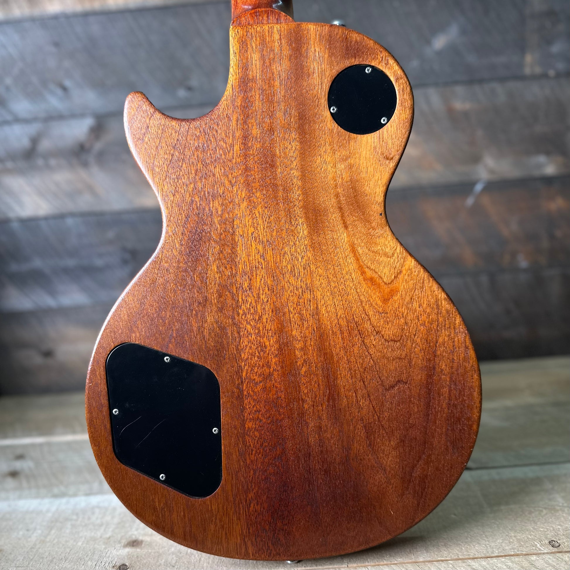 Used 2004 Gibson Les Paul Studio Vintage Mahogany - Worn Brown Used 2004 Gibson Les Paul Studio Vintage Mahogany - Worn Brown