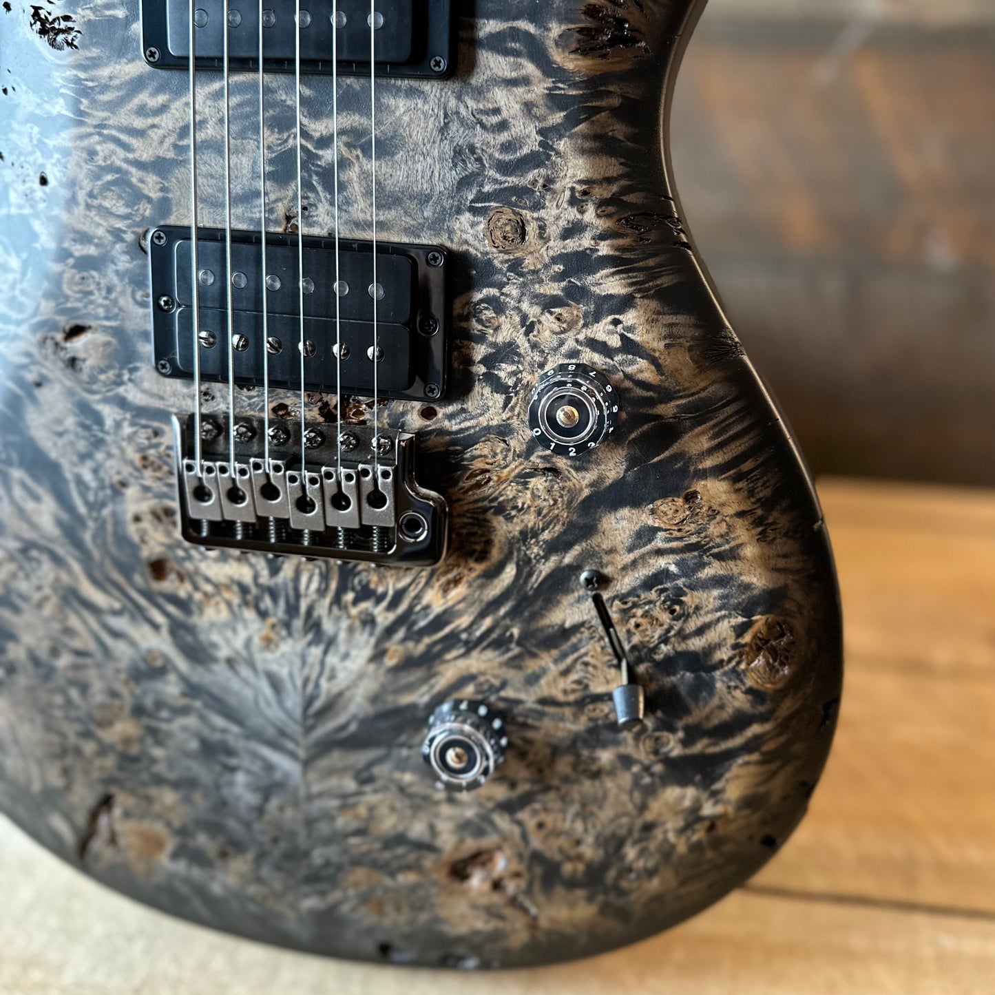 PRS Limited Edition Wood Library Select S2 Custom 24 Poplar Burl Top - Charcoal Burst S2089071