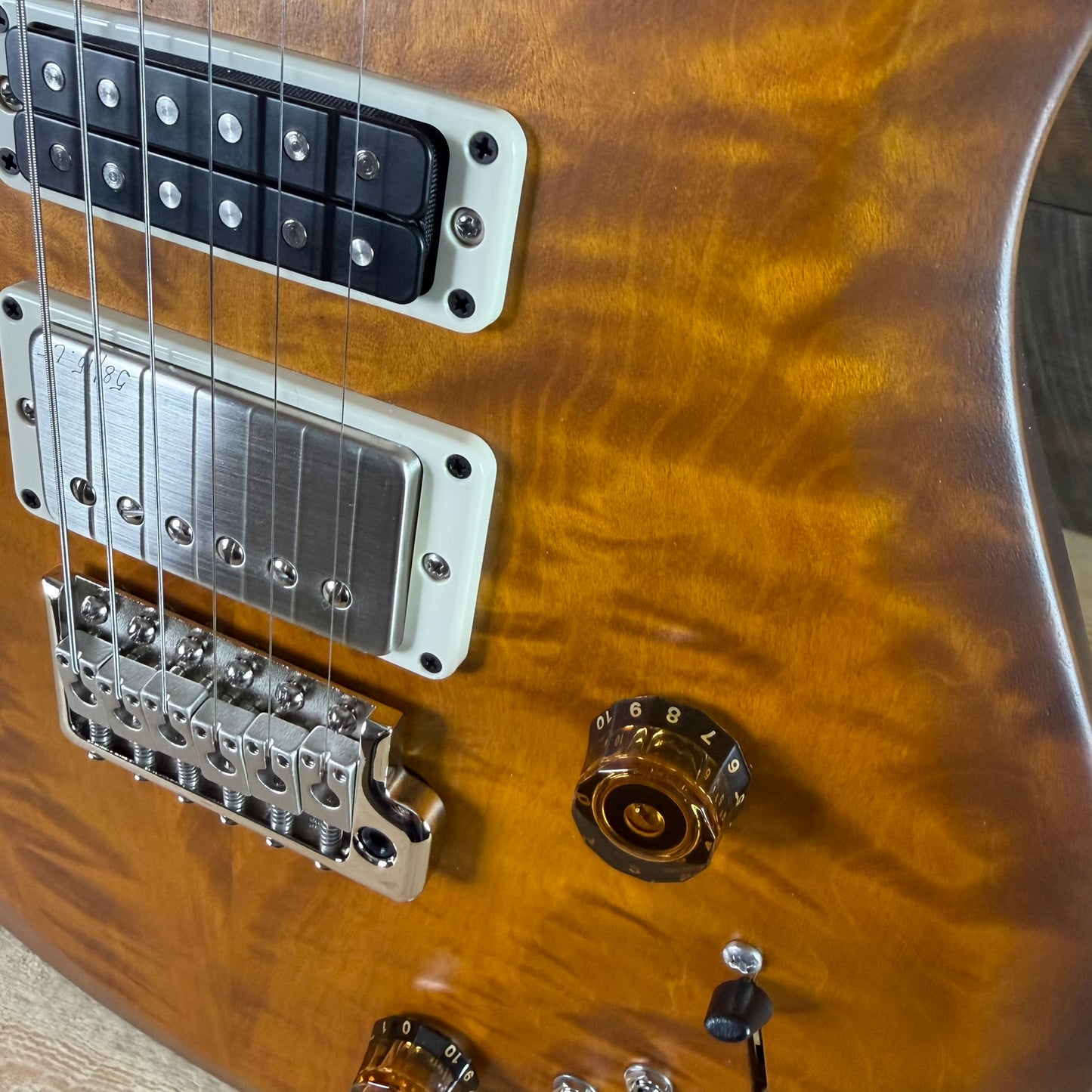 PRS S2 Wood Library Special Semi-Hollow Quilted Top Ebony Fretboard Violin Amber Sunburst  S2088392