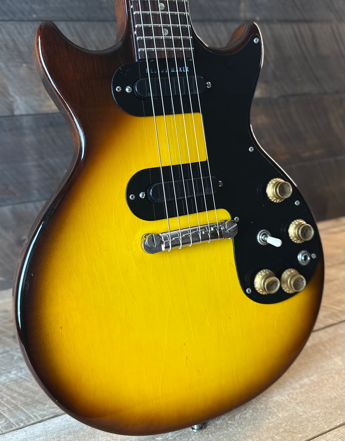 Vintage 1964 Gibson Melody Maker D - Sunburst