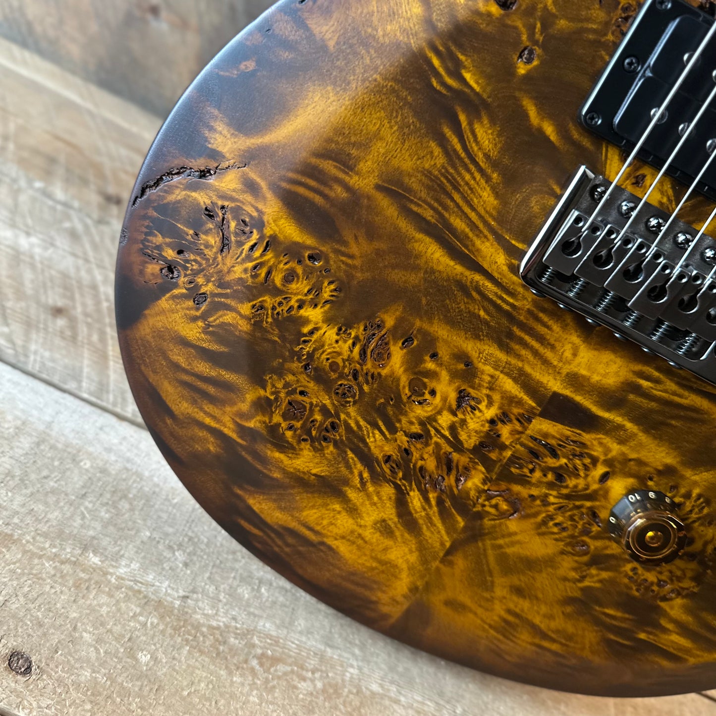 PRS Limited Wood Library Select S2 Custom 24 Poplar Burl Top - Black Gold Burst S2089084