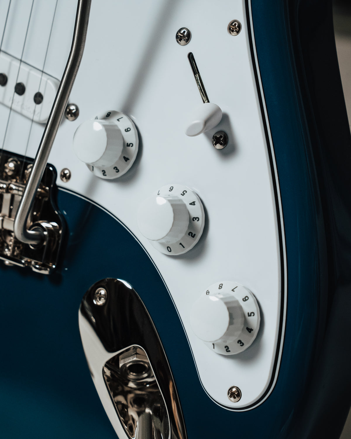*Pre-Sale Estimated Ship Date 12/26* PRS USA John Mayer Silver Sky Defender Limited Edition - Arles Blue