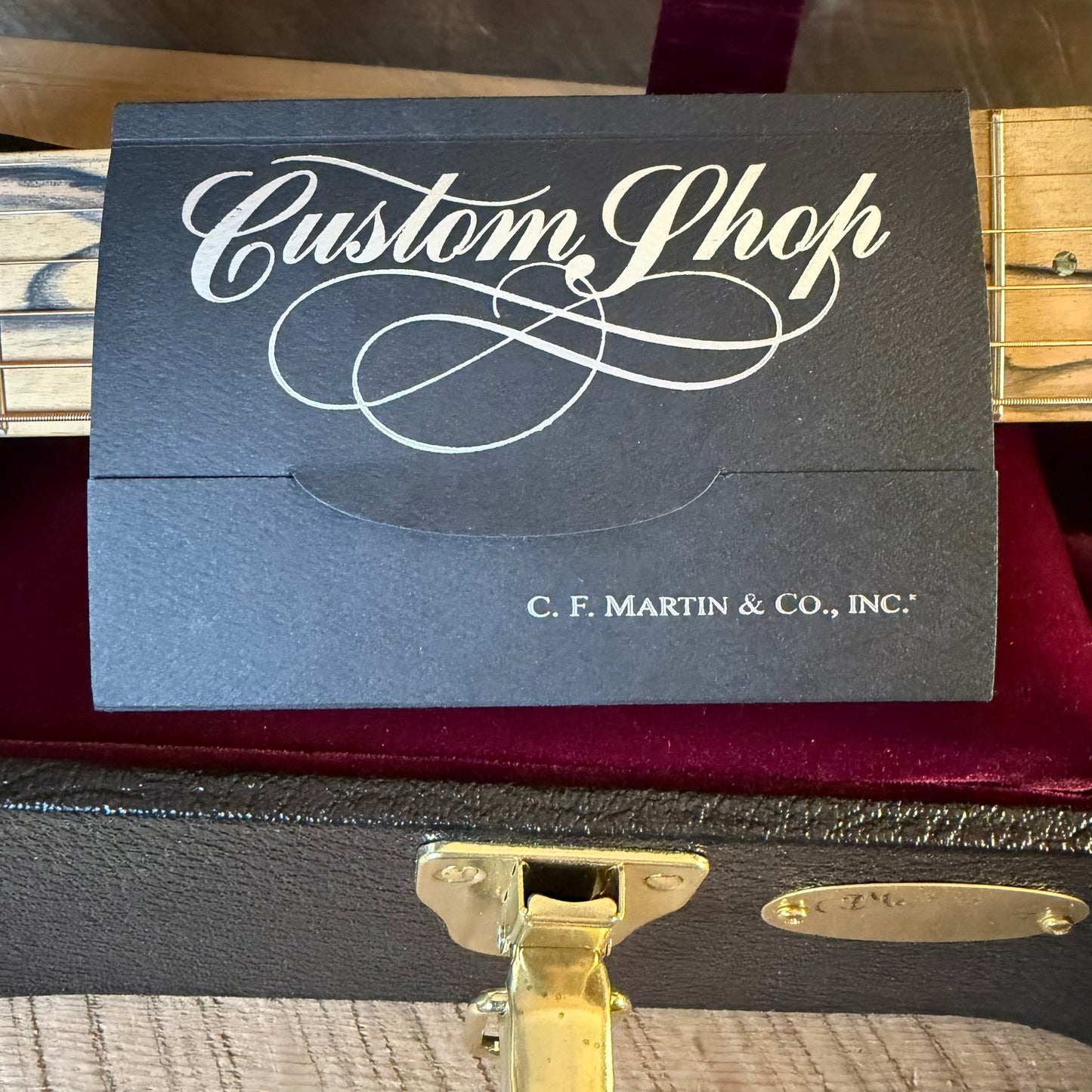 Martin Custom Shop 18 Style  OO Acoustic Guitar Gloss Black Satin Neck with Pale Moon Ebony FB Hardcase