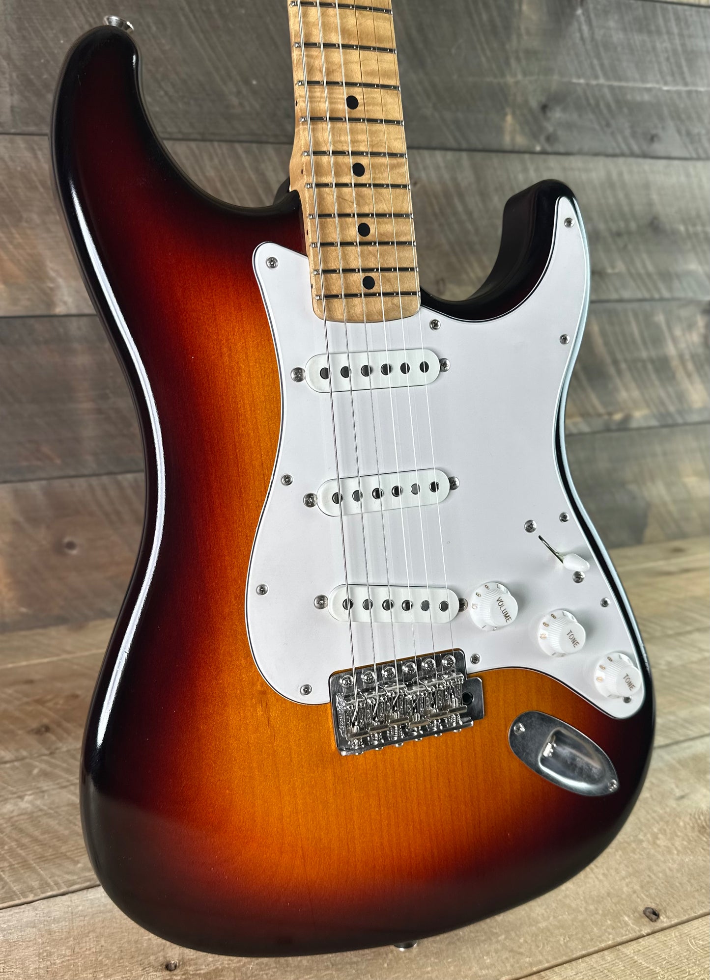 LSL Instruments Era Series Saticoy - Faded 3-Tone Sunburst 5935