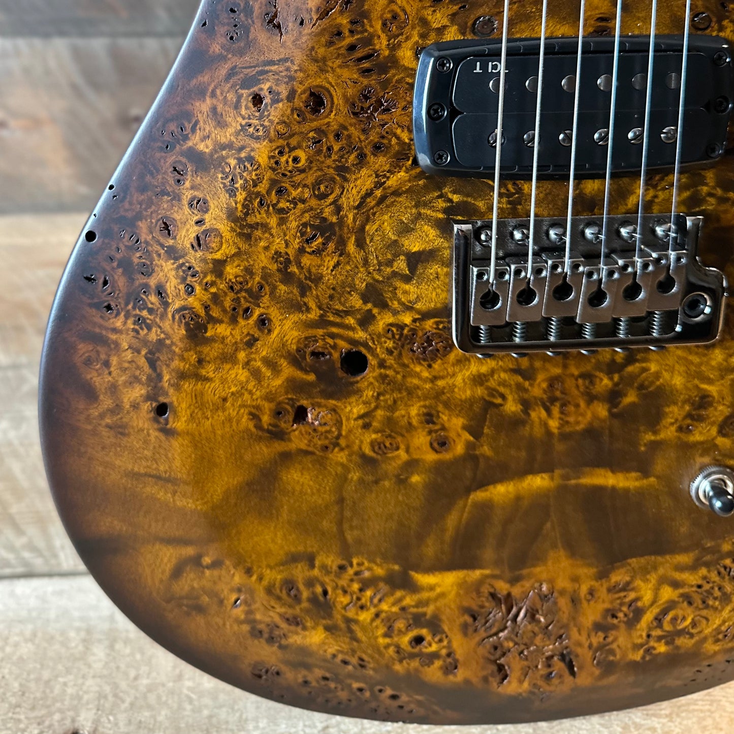 PRS Limited Edition Wood Library Select S2 Custom 24-08 Poplar Burl Top - Black Gold Burst  S2087816