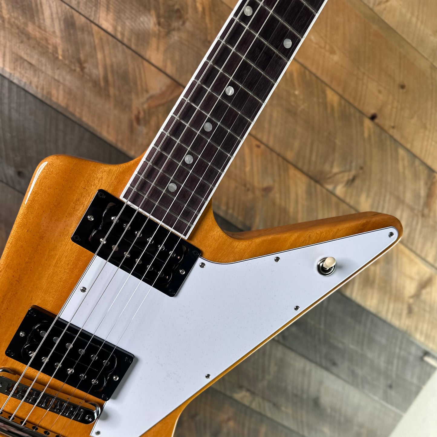 Gibson 70's Explorer - Antique Natural 205660030