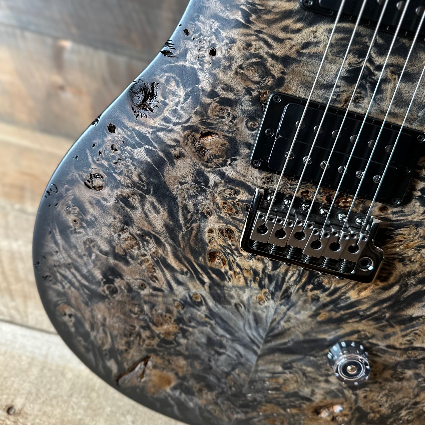 PRS Limited Edition Wood Library Select S2 Custom 24 Poplar Burl Top - Charcoal Burst S2089071