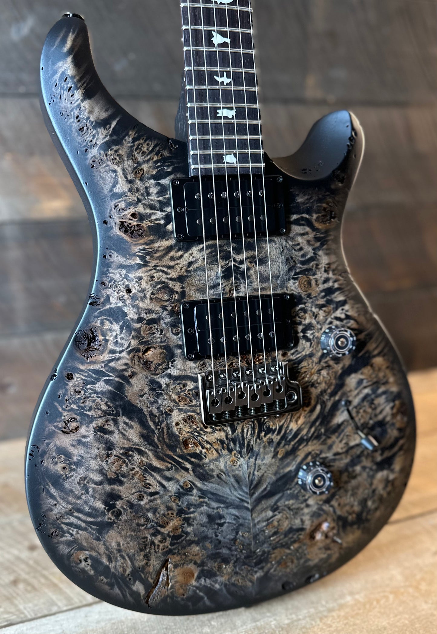 PRS Limited Edition Wood Library Select S2 Custom 24 Poplar Burl Top - Charcoal Burst S2089071