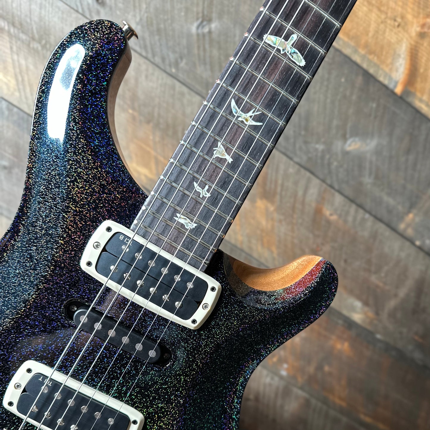 PRS Modern Eagle V Rare One Of A Kind!! - Black Rainbow Holoflake Top & Binding (Natural Back) 418869