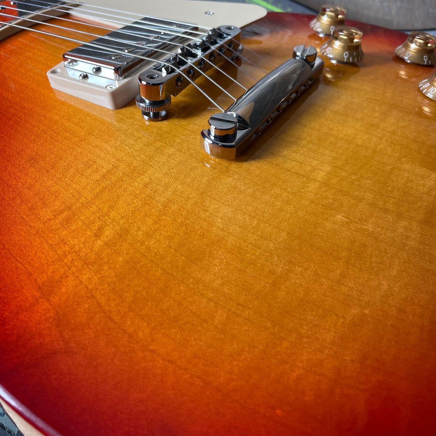 Gibson Les Paul Studio - Heritage Cherry Sunburst 228440228