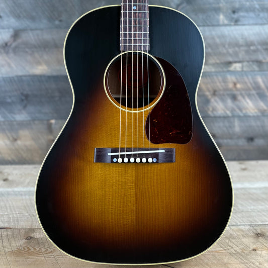 Used Gibson Custom Shop 1942 Banner LG-2 Acoustic Guitar - Vintage Sunburst 20284056 Shop Display
