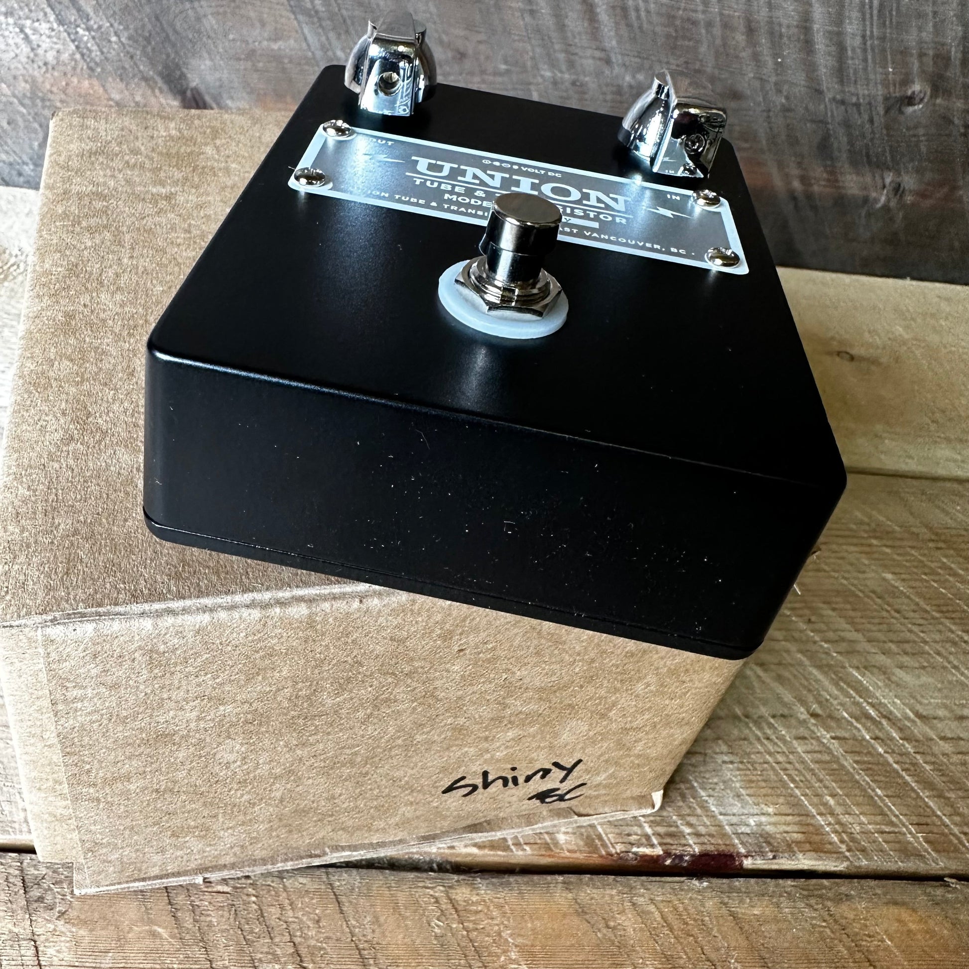 union guitar pedals Union Tube & Transistor Shiny Fuzz Pedal